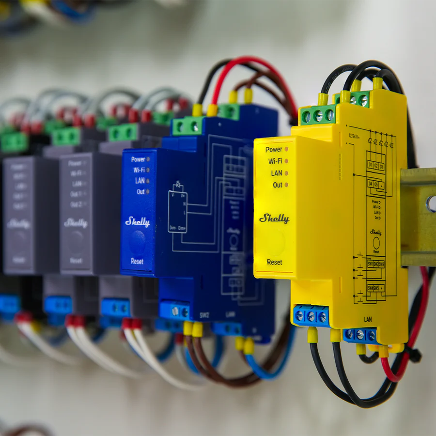 Shelly Pro RGBWW PM DIN-Schienen 5-Kanal RGBWW LED Controller mit Leistungsmessung WLAN LAN Bluetooth PV One